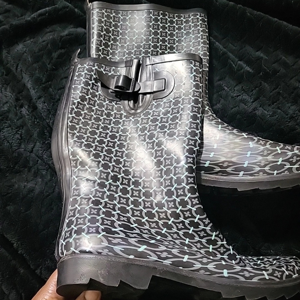 Stylish Black,Blue, And Green Women's Rain Boots